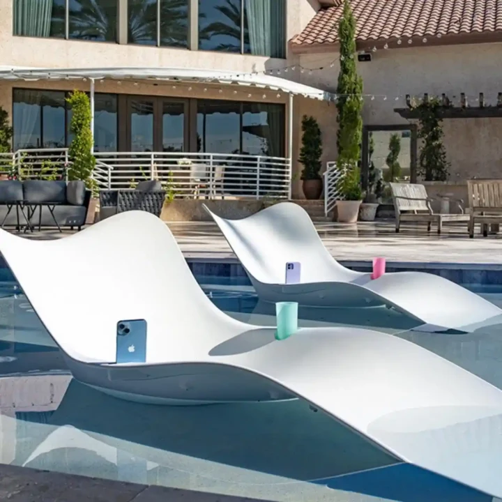 Aqua Sun Lounger – White